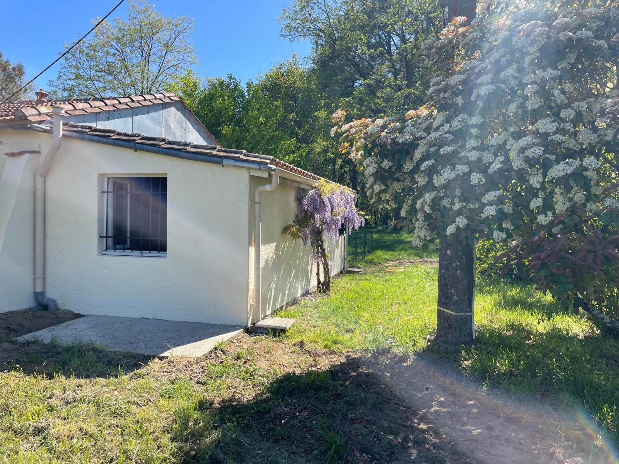 Domaine Des Quatre Terres Villa Lesparre-Medoc Exterior photo